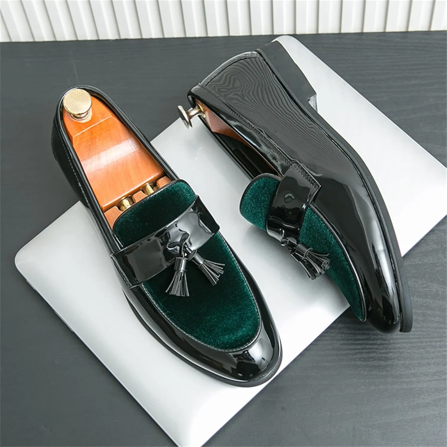 FOTN Mens Patent Leather Slip On Tassels Penny Loafers Luxury Two Tone Suede Dress Smoking Shoes for Business Party Wedding