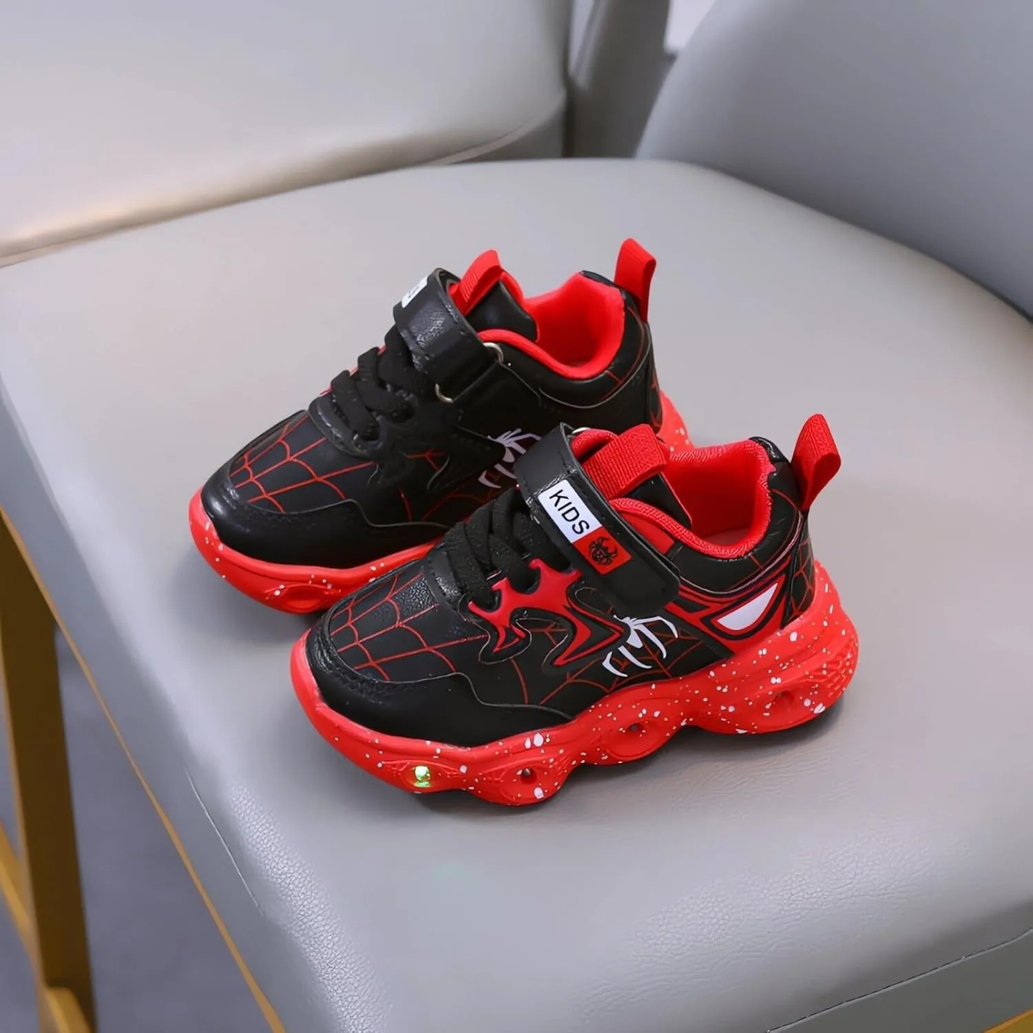 Kids Light Up Shoes Toddler Boys Girls LED Luminous Running Trainers Cartoon Mesh Breathable Sports and Walking Sneaker
