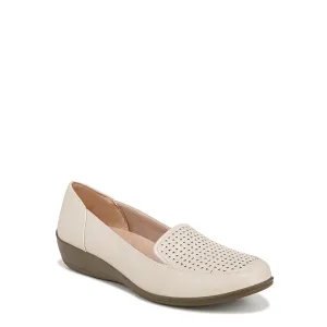 LifeStride Womens India Loafers Almond Milk 6 W