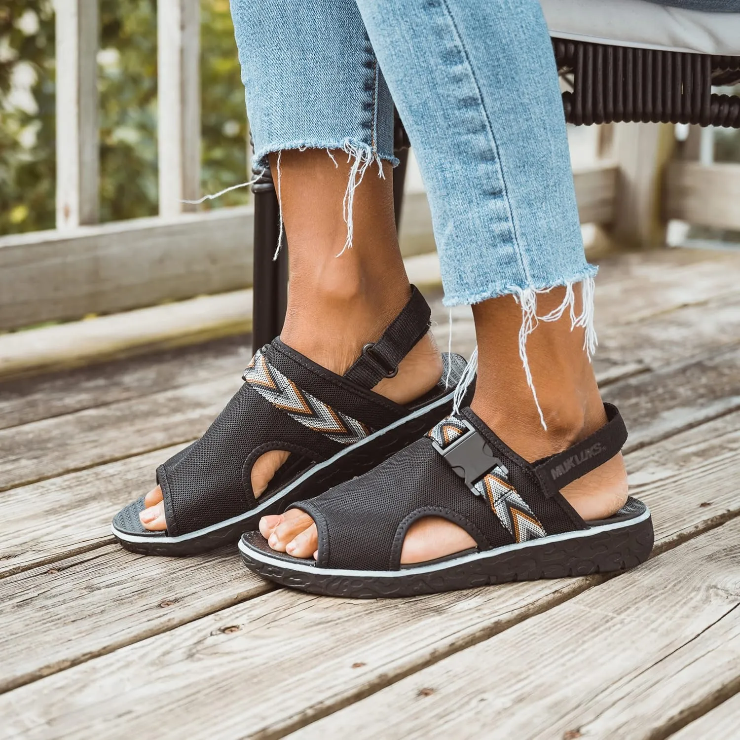 MUK LUKS Women's Boardwalk Parade Sandal